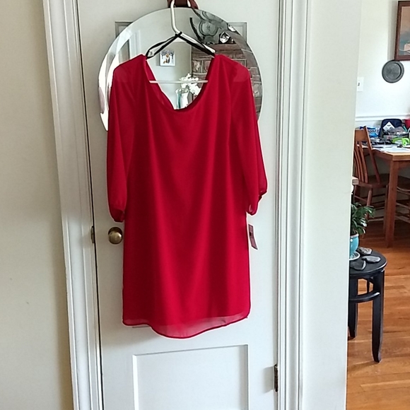 Dress - Picture 1 of 3